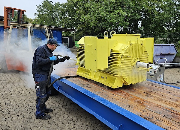 Motorreinigung mit Trockeneisstrahlgerät